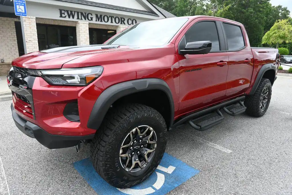2026 Chevrolet Colorado ZR2 4WD's photo