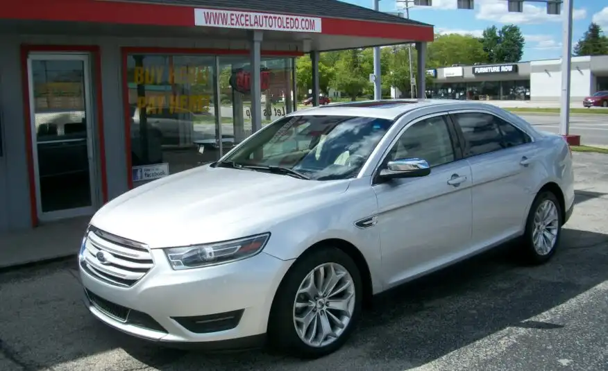 2019 Ford Taurus Limited FWD's photo