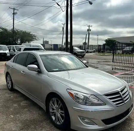 2012 Hyundai Genesis 3.8's photo