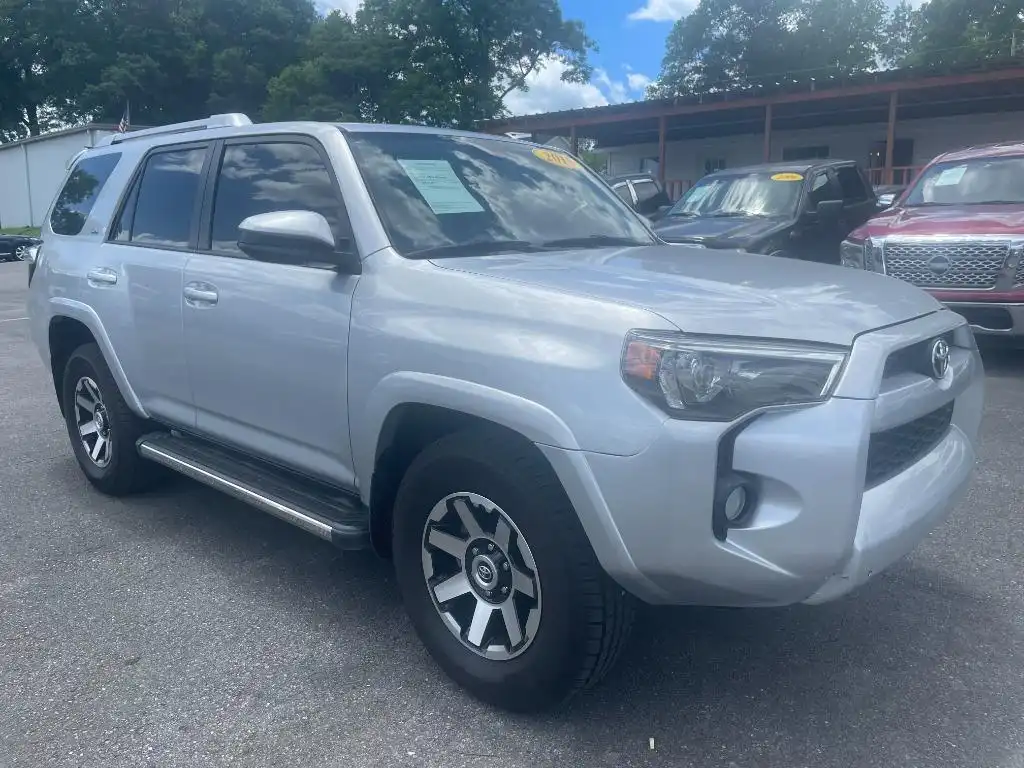 2018 Toyota 4Runner SR5 V6's photo