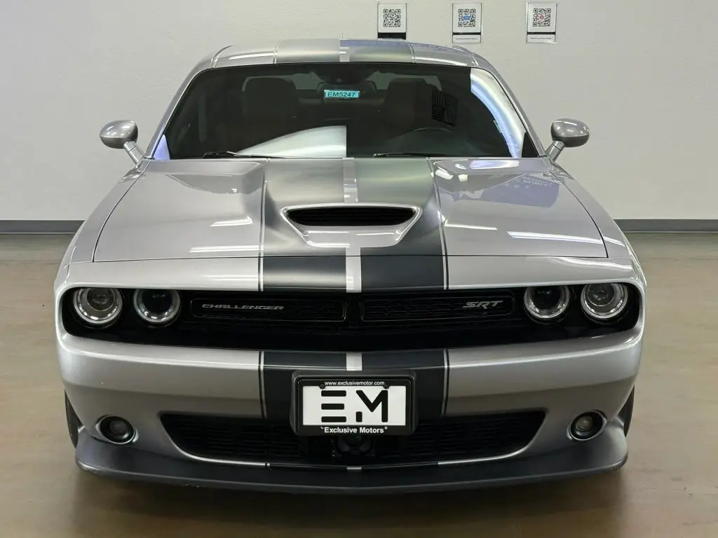 2016 Dodge Challenger SRT 392 photo 3