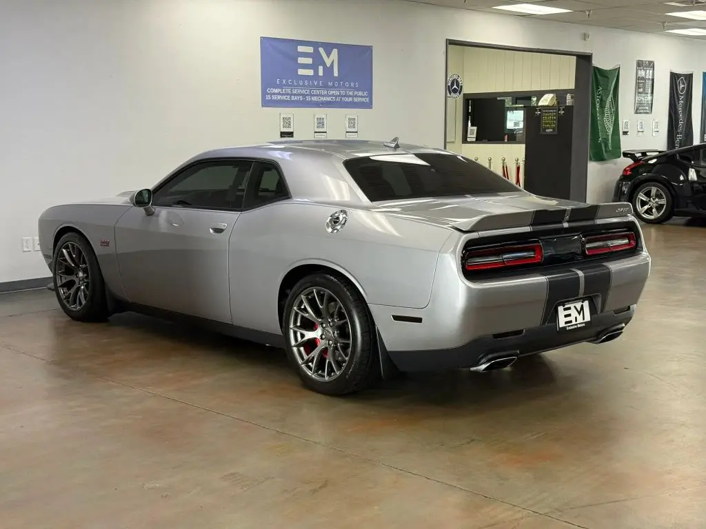 2016 Dodge Challenger SRT 392 photo 4