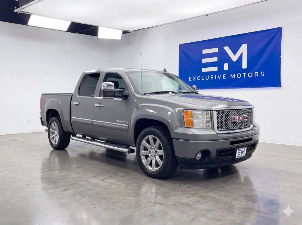 2013 GMC Sierra 4WD Crew Cab Short Box's photo