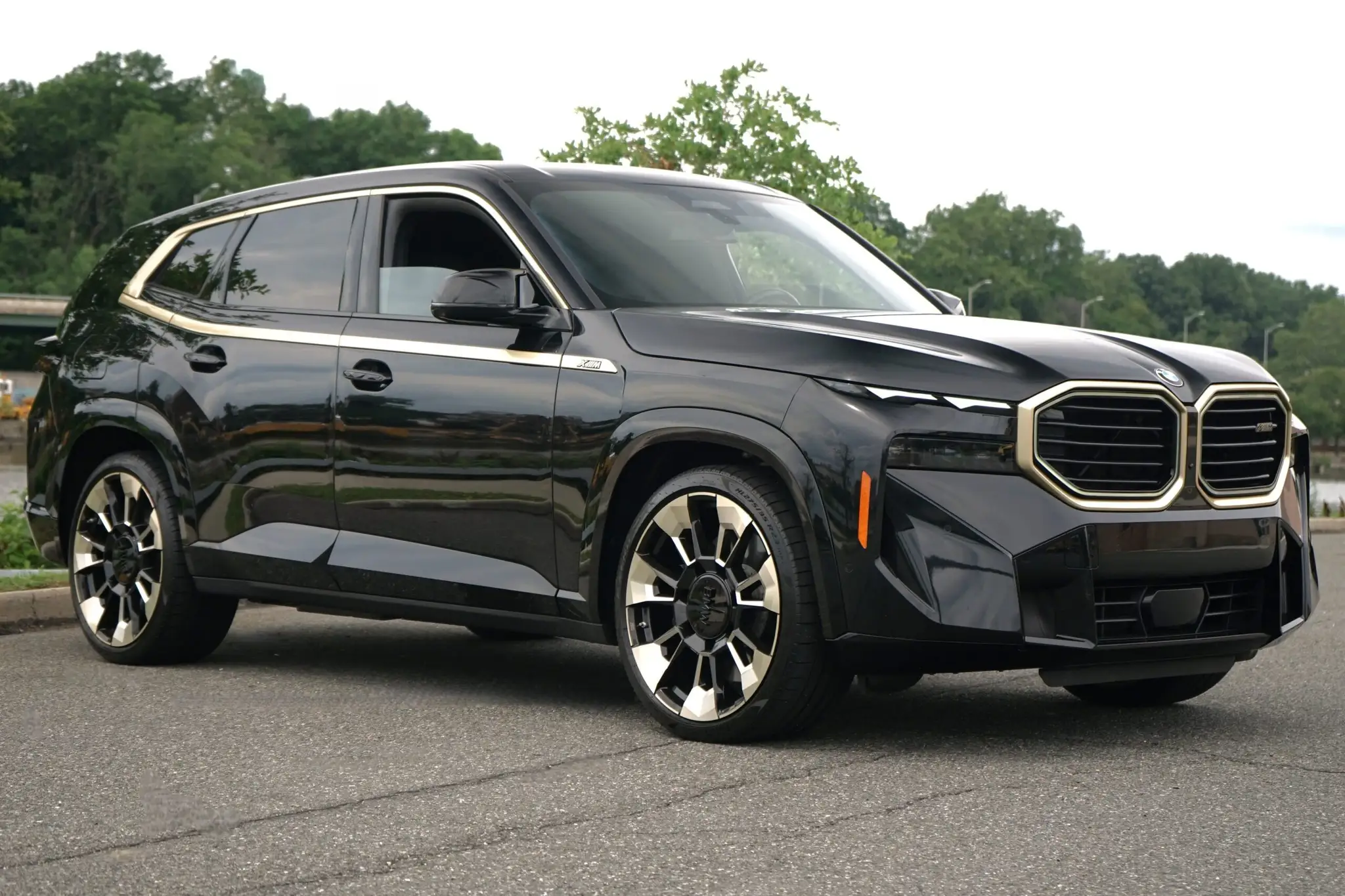 2023 BMW XM Base photo 1