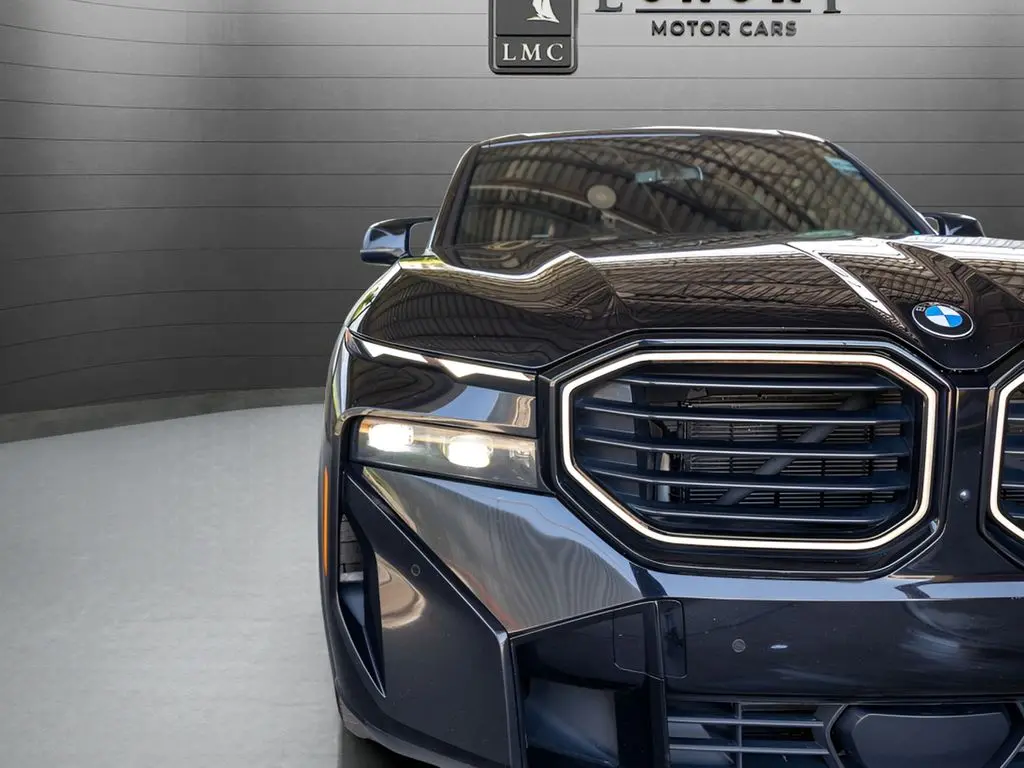 2023 BMW XM Base photo 3
