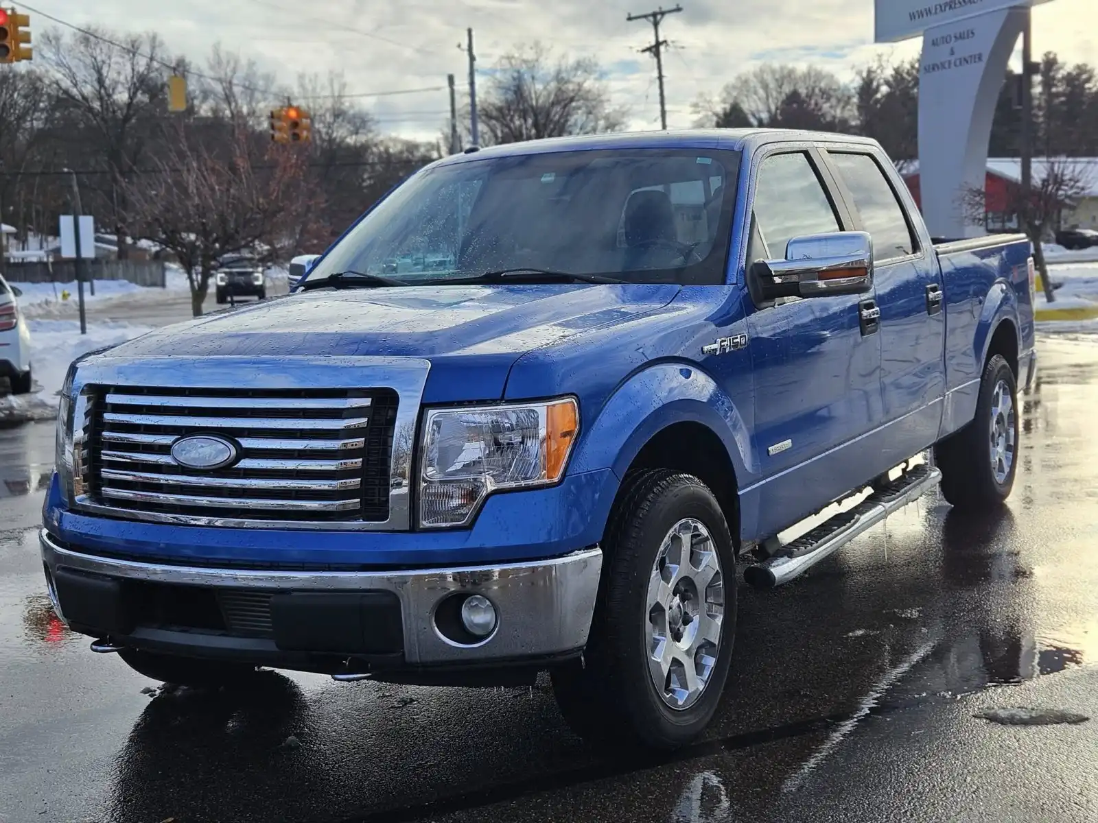 2011 Ford F-150 XLT 4x4 SuperCrew 145-in's photo