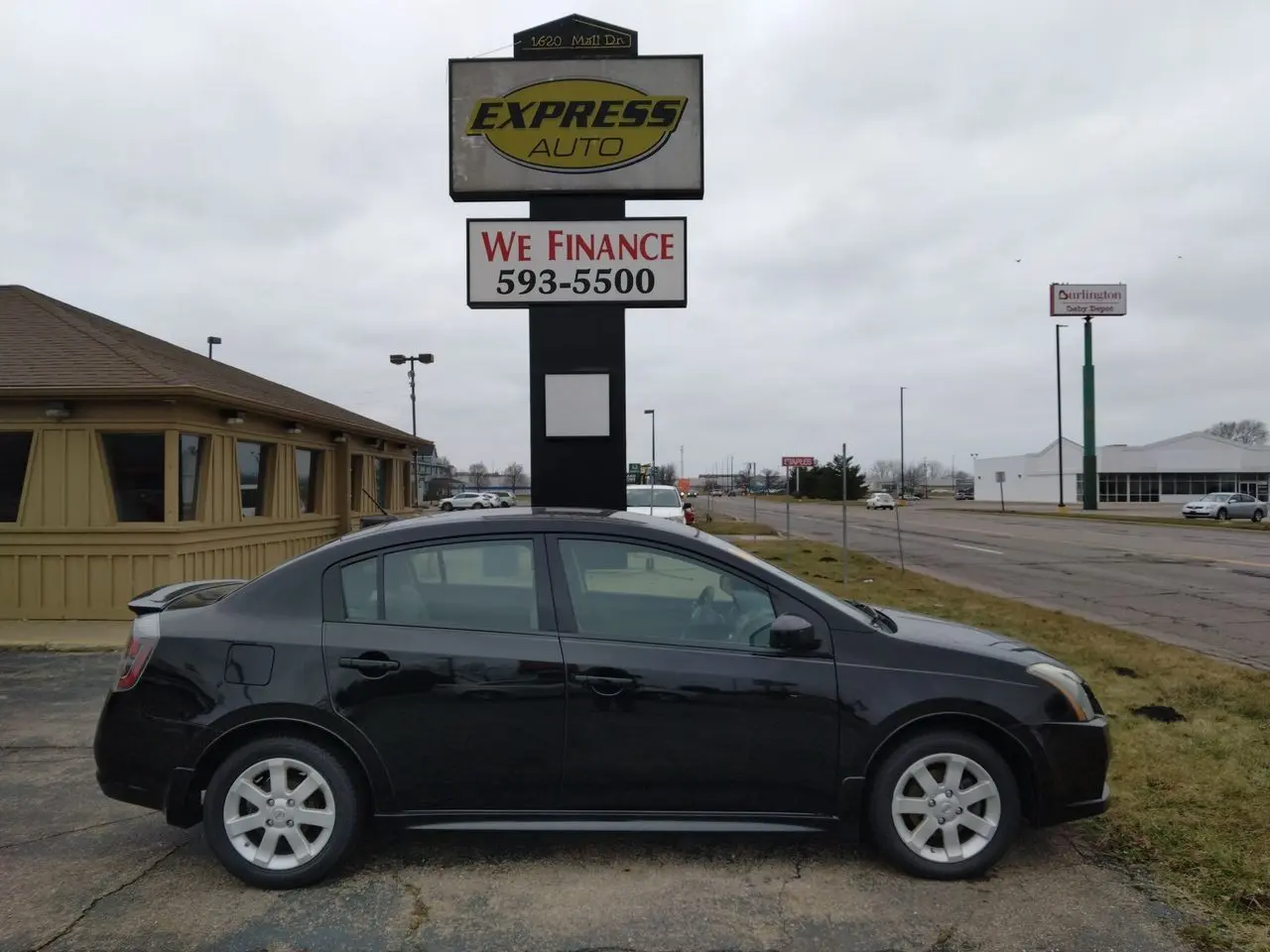 2012 Nissan Sentra 2.0 SR CVT photo 3