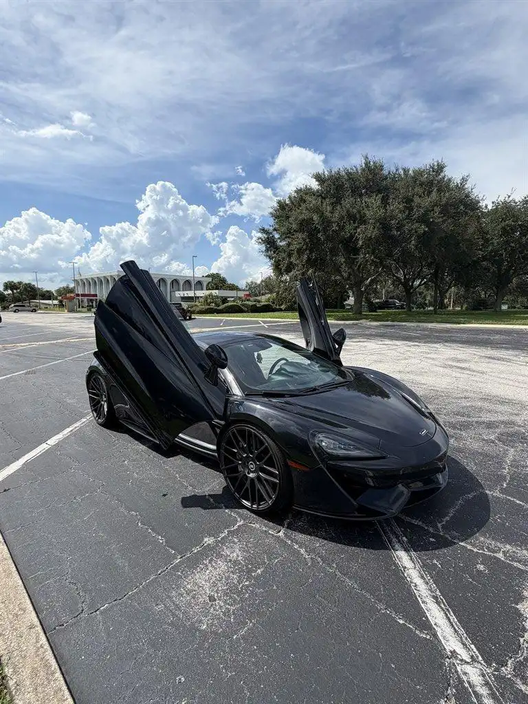 2018 McLaren 570GT Base's photo