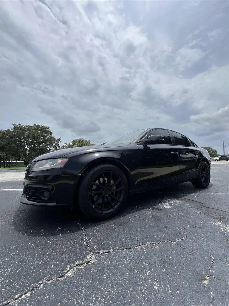 2010 Audi A4 2.0T FrontTrak Multitronic Premium photo 4