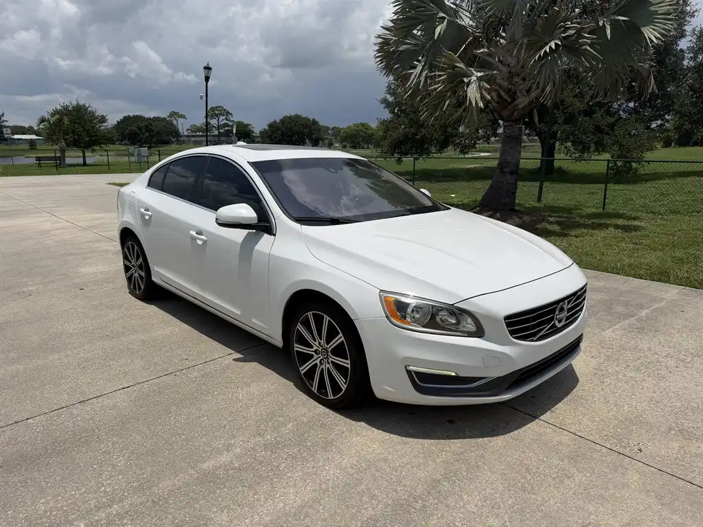 2014 Volvo S60 T5 FWD Auto's photo