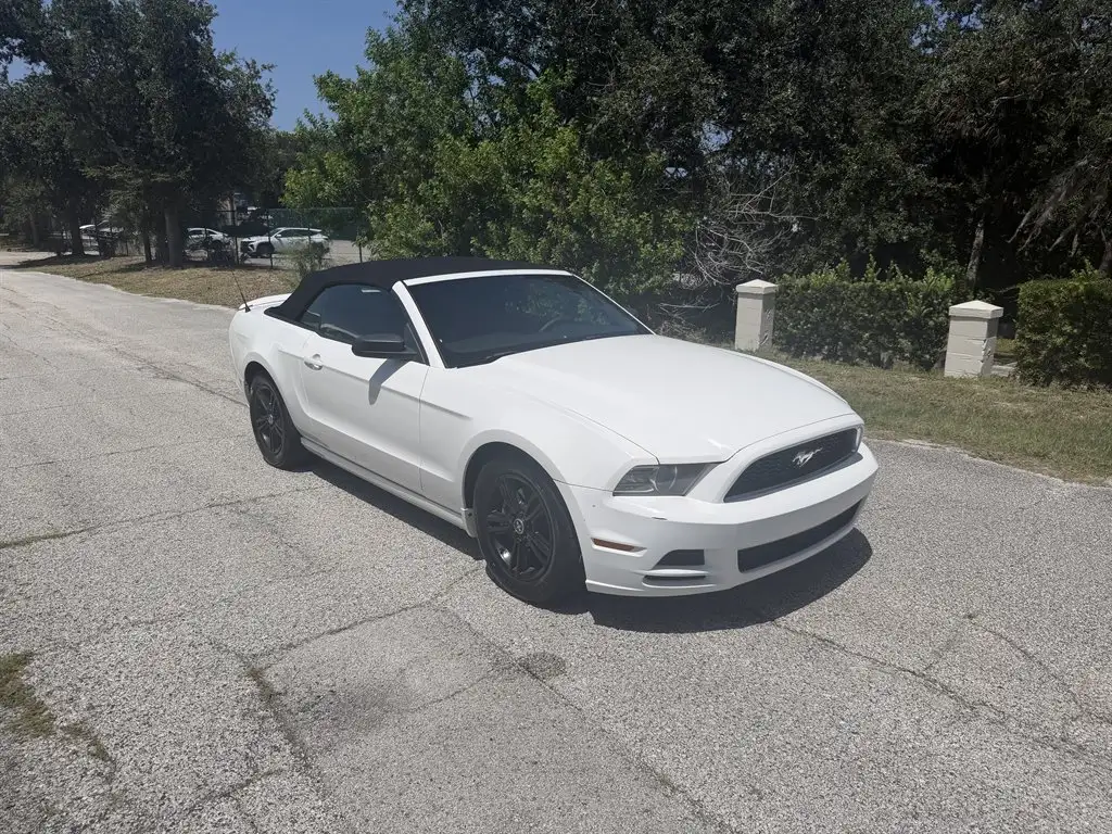 2013 Ford Mustang V6's photo