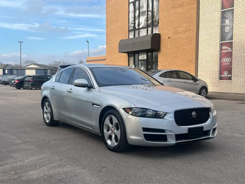 2018 Jaguar XE 25t AWD's photo