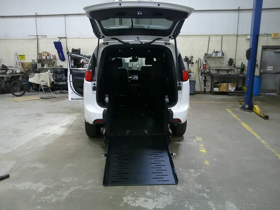 2026 Chrysler Voyager LX photo 4