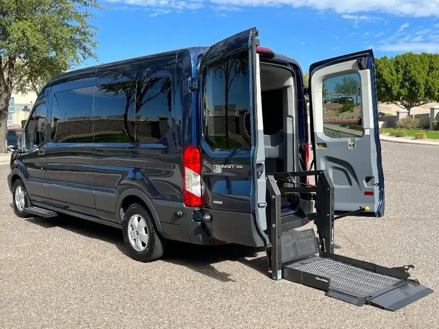 2018 Ford Transit 350 XLT Wagon Med Roof Sliding Pass. 148's photo