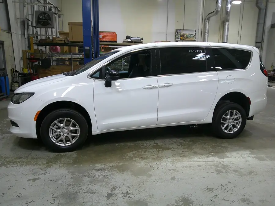 2026 Chrysler Voyager LX photo 3