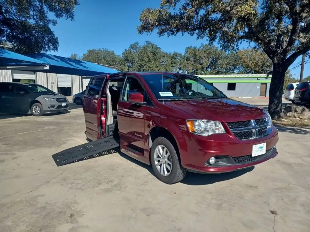 2019 Dodge Grand Caravan SXT's photo