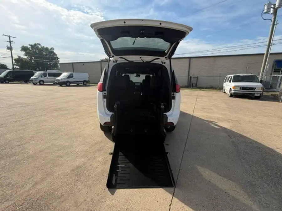 2026 Chrysler Voyager LX's photo