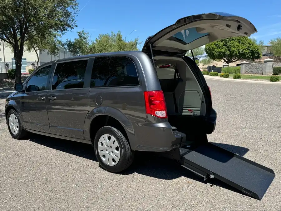 2018 Dodge Grand Caravan SE's photo
