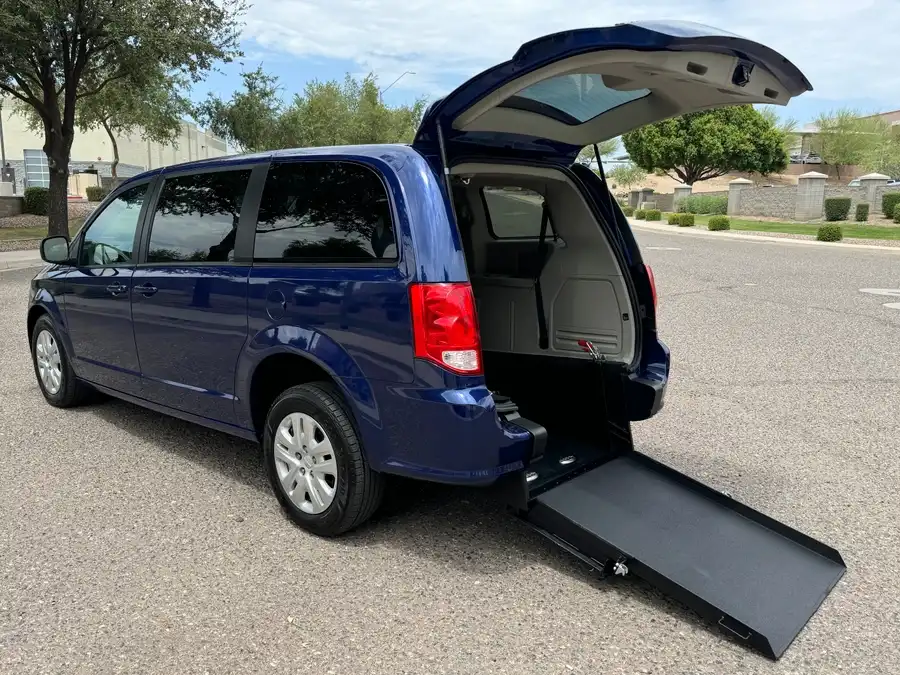 2018 Dodge Grand Caravan SE's photo
