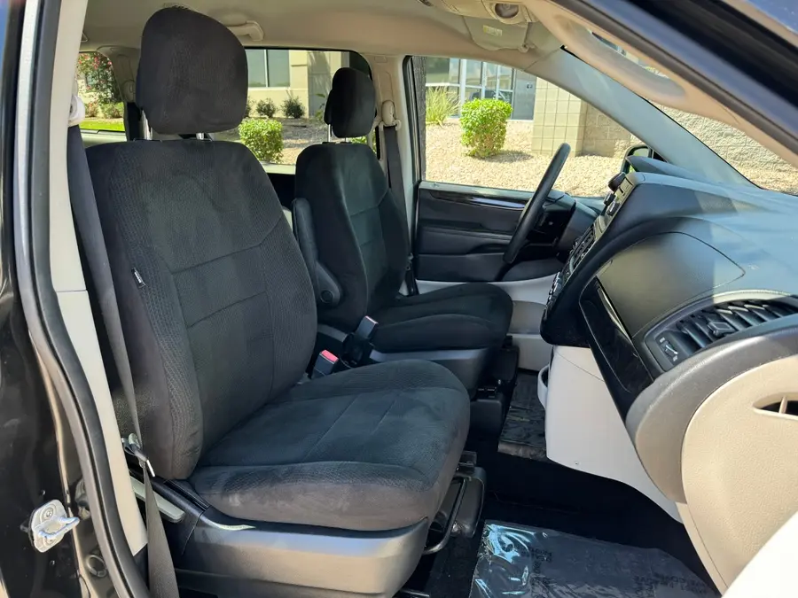 2012 Dodge Grand Caravan SXT photo 5