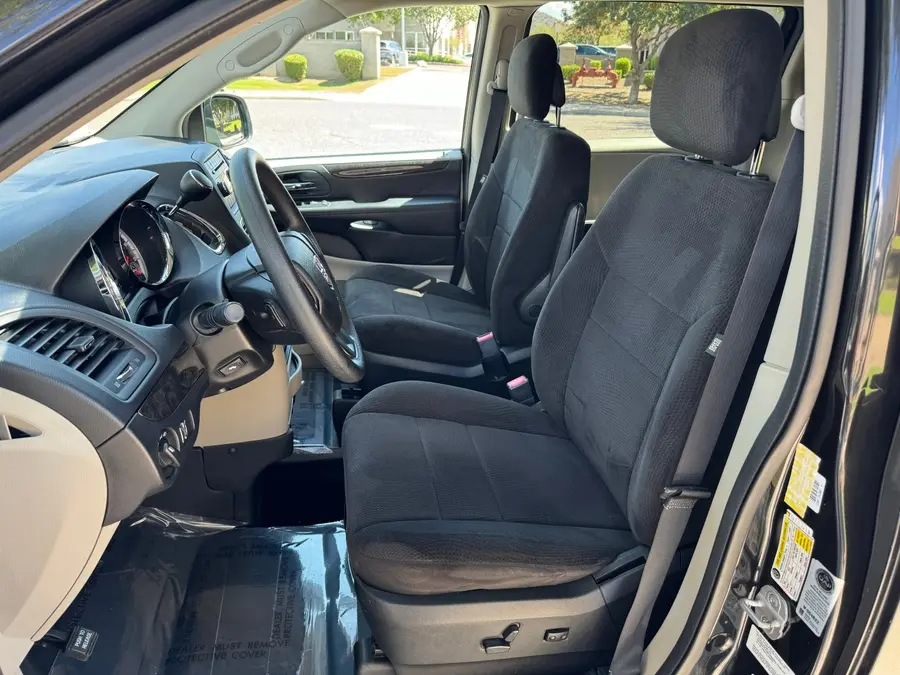 2013 Dodge Grand Caravan SXT photo 3