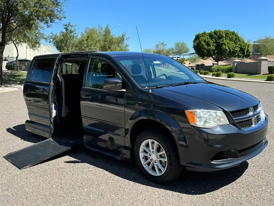 2014 Dodge Grand Caravan SXT's photo