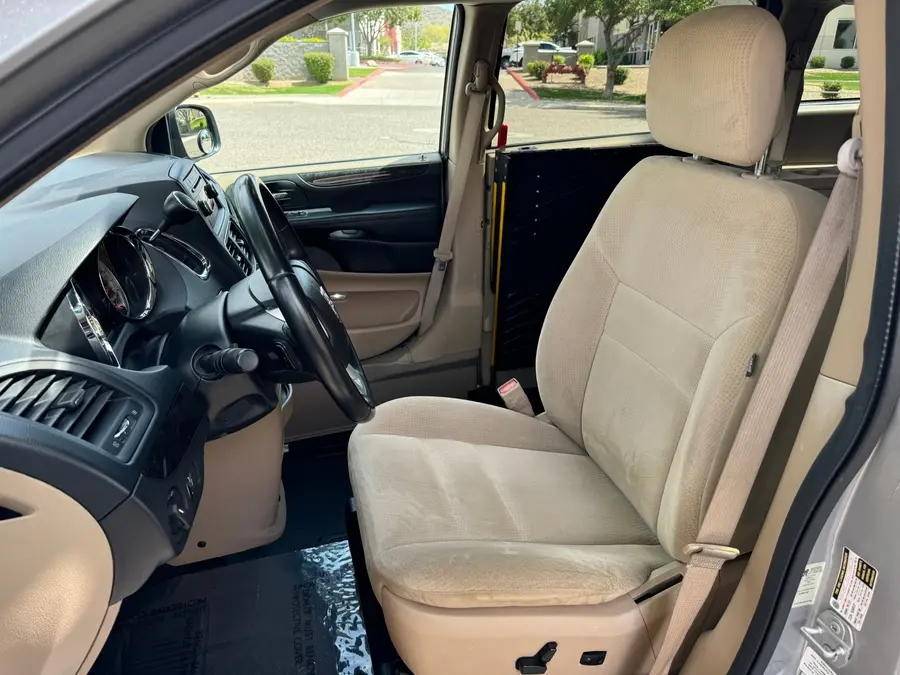 2016 Dodge Grand Caravan SXT photo 4