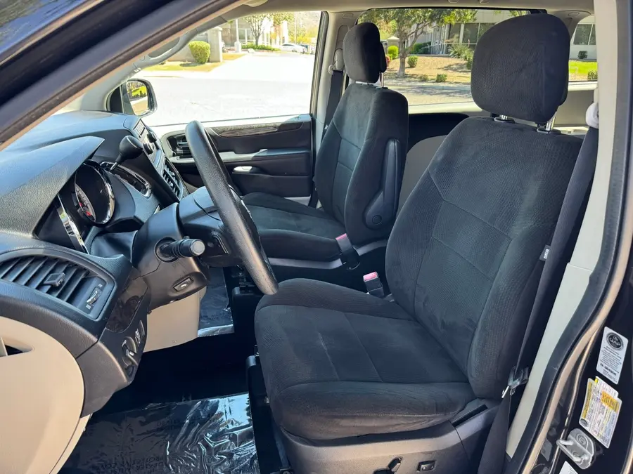 2012 Dodge Grand Caravan SXT photo 4