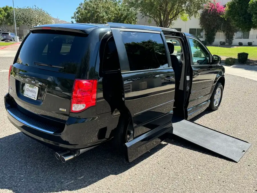 2012 Dodge Grand Caravan SXT's photo