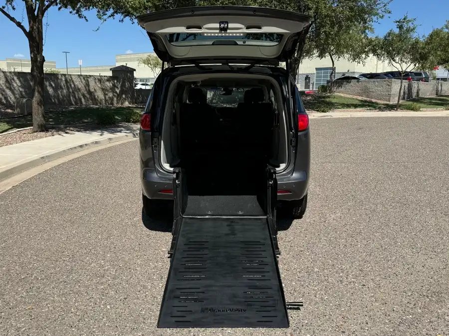2022 Chrysler Voyager LX's photo