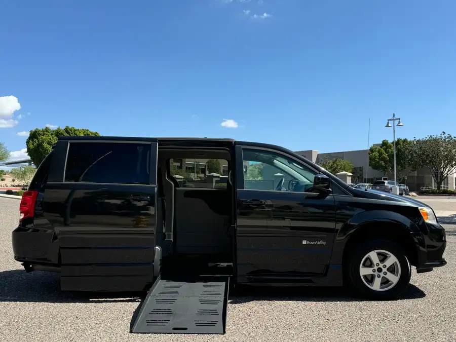 2013 Dodge Grand Caravan SXT's photo