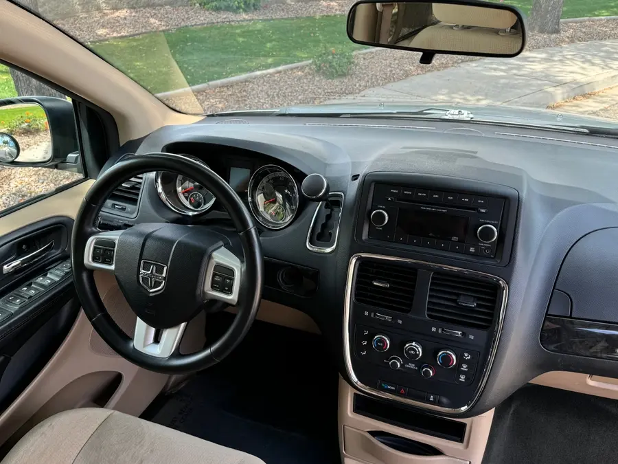 2016 Dodge Grand Caravan SXT photo 3