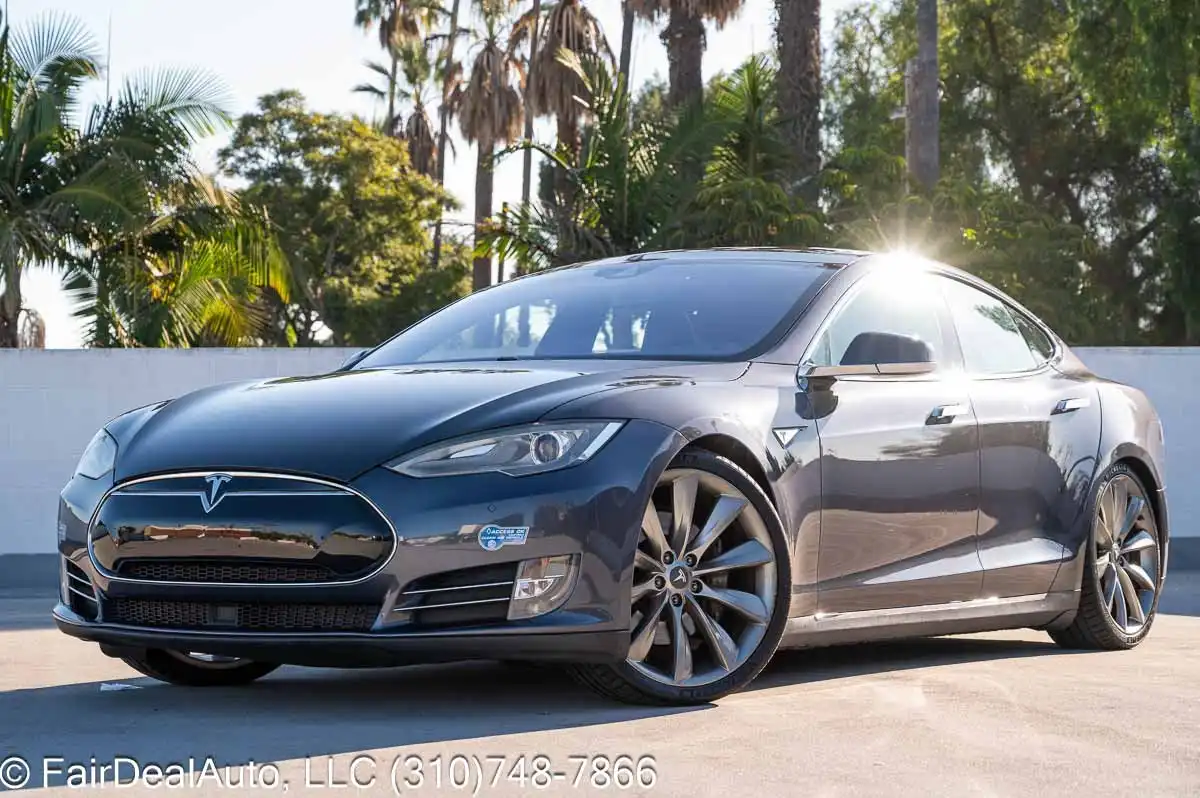2016 Tesla Model S 90D's photo