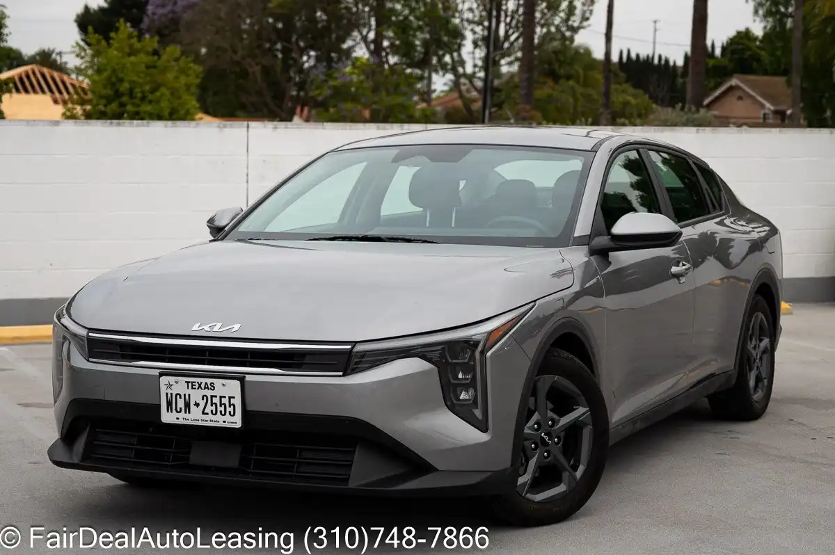 2025 Kia K4 LXS AT's photo