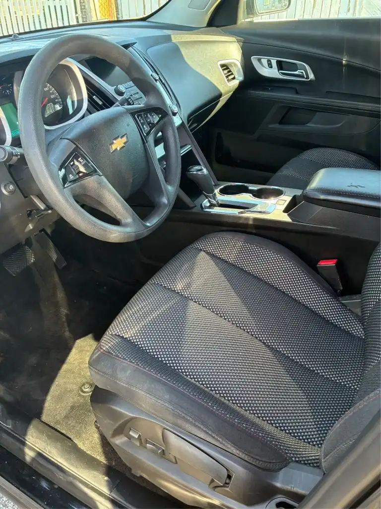 2017 Chevrolet Equinox LS's photo