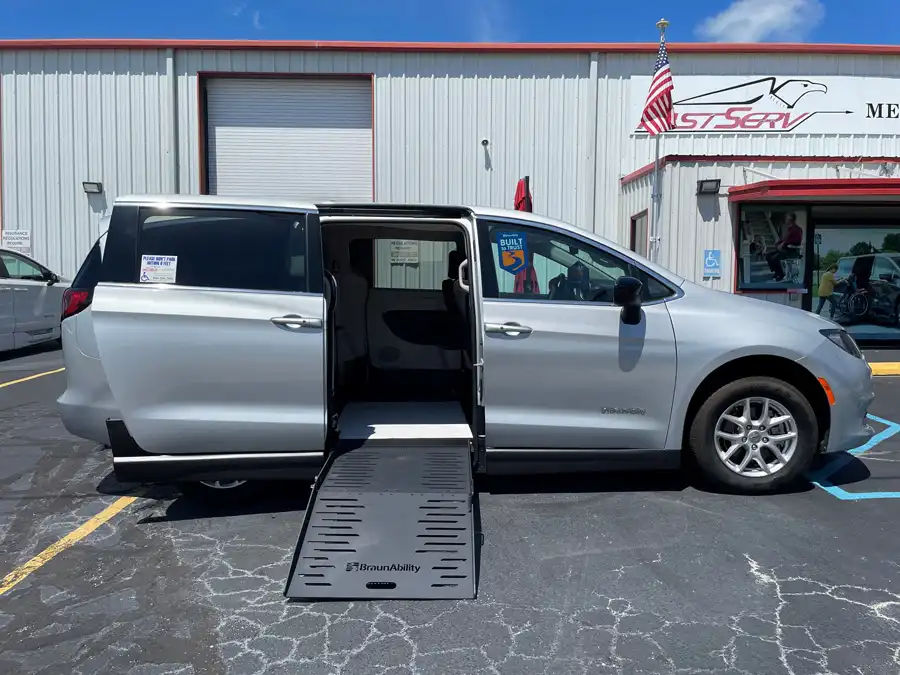 2024 Chrysler Voyager LX's photo