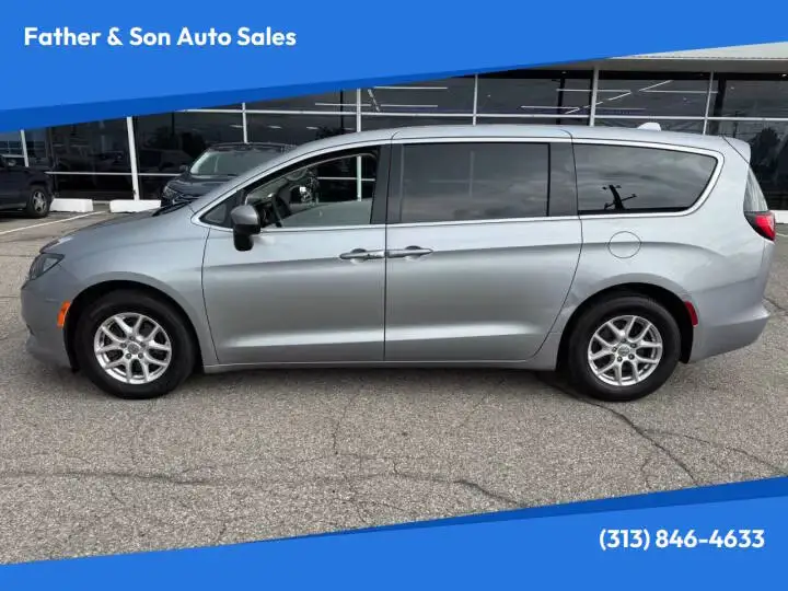 2018 Chrysler Pacifica LX photo 1