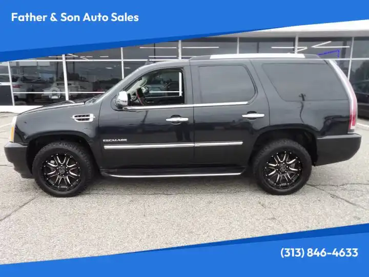 2011 Cadillac Escalade Luxury AWD's photo