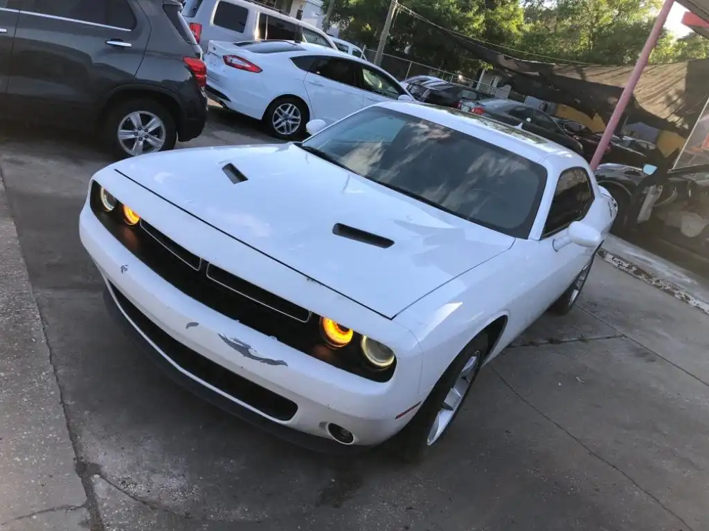 2015 Dodge Challenger SXT Plus's photo