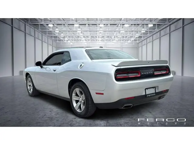 2020 Dodge Challenger SXT Auto photo 3