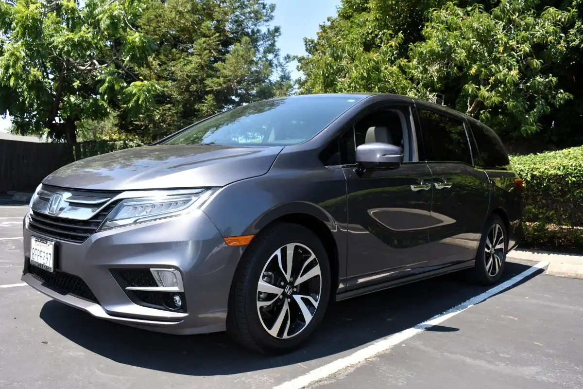 2018 Honda Odyssey Elite's photo