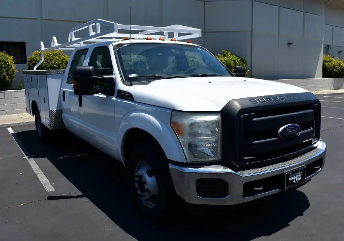 2016 Ford F-350 XL Crew Cab 176-In DRW's photo