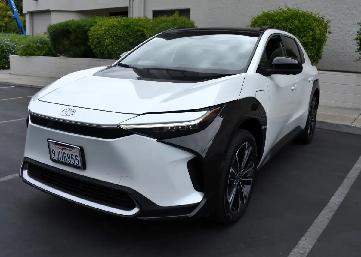 2023 Toyota bZ4X Limited AWD's photo