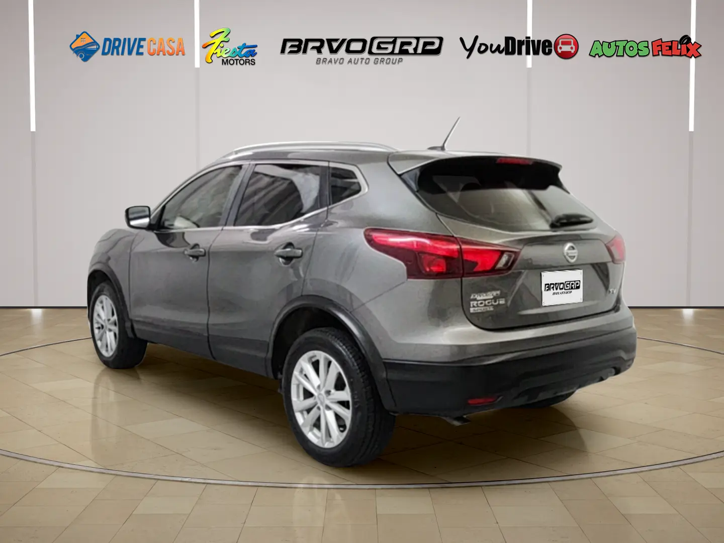 2018 Nissan Rogue Sport SV FWD photo 3