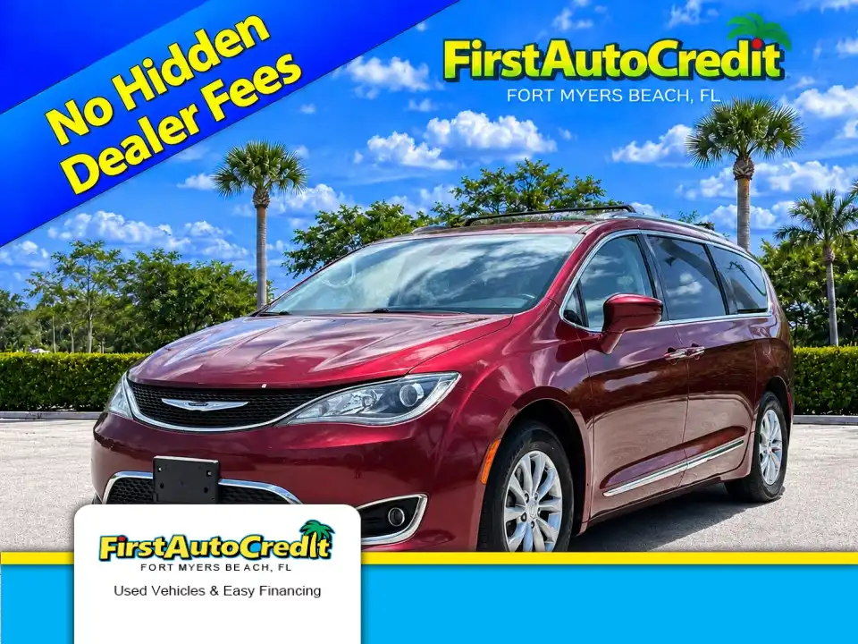 2019 Chrysler Pacifica Touring L's photo