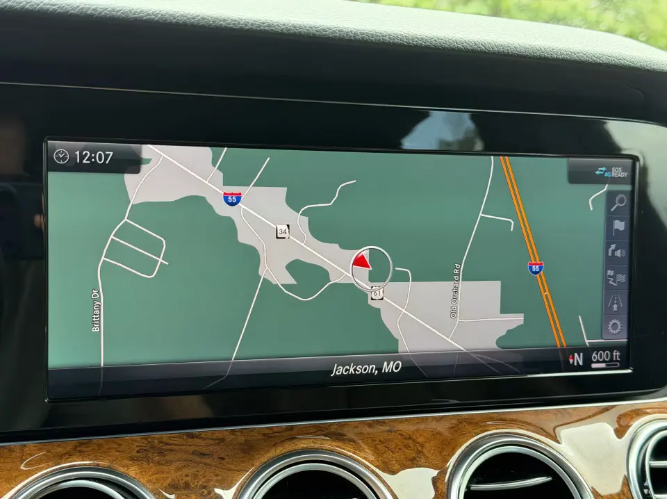 2019 Mercedes-Benz E-Class E300 4MATIC photo 3