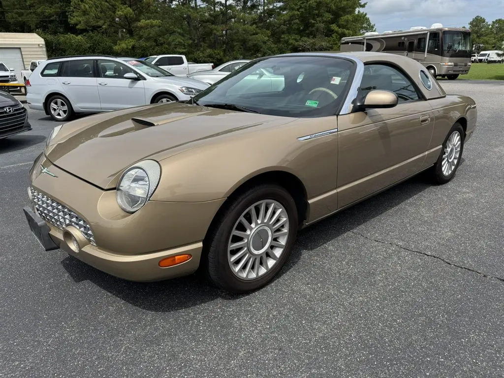 2005 Ford Thunderbird Deluxe photo 3
