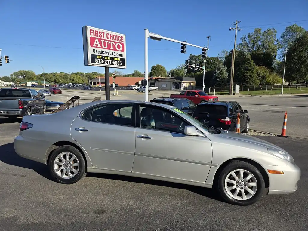 2002 Lexus ES 350 300's photo