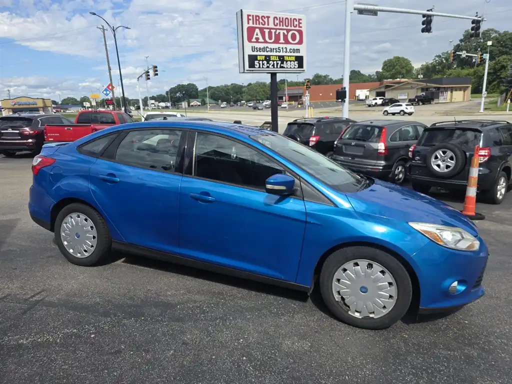 2012 Ford Focus Sedan SE's photo