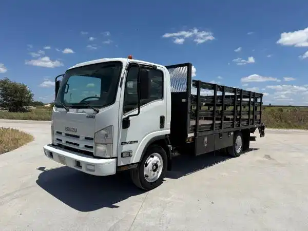 2015 Isuzu NPR-HD's photo